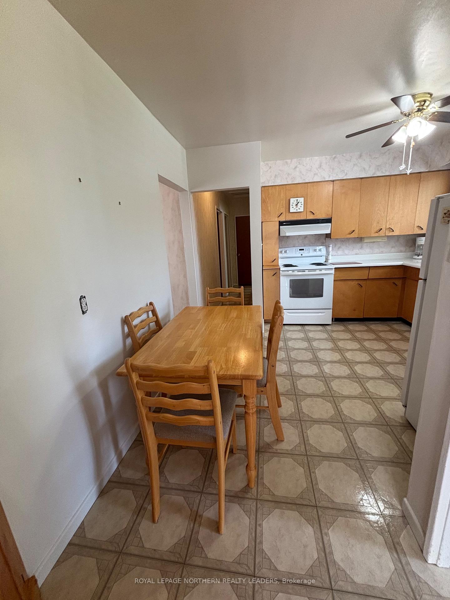 Photo 19 of 208 Second Avenue N, Cochrane — HOMEH