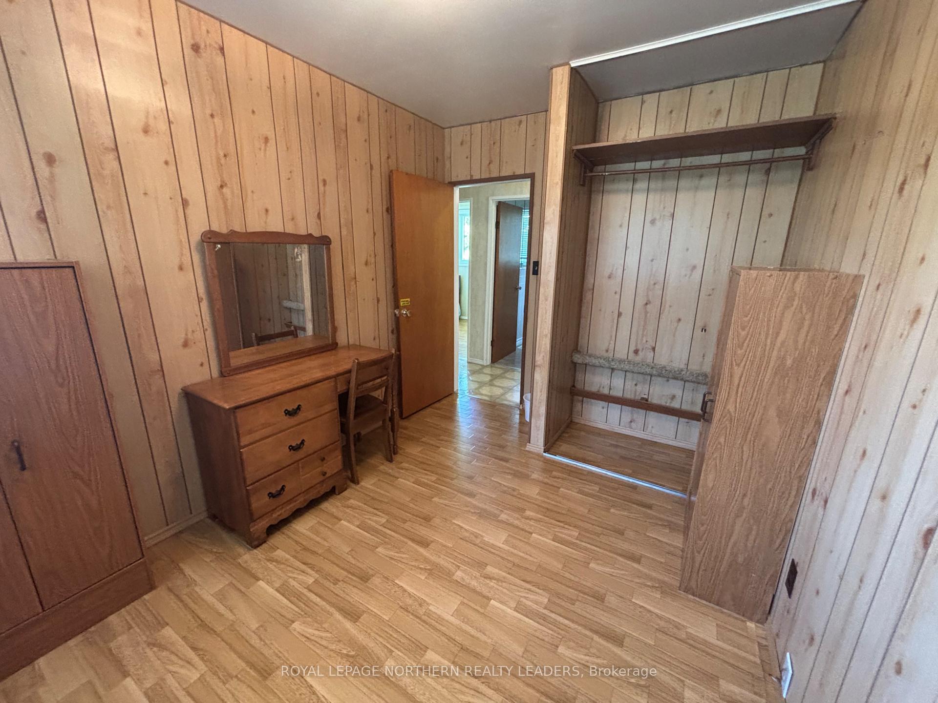 Photo 26 of 208 Second Avenue N, Cochrane — HOMEH