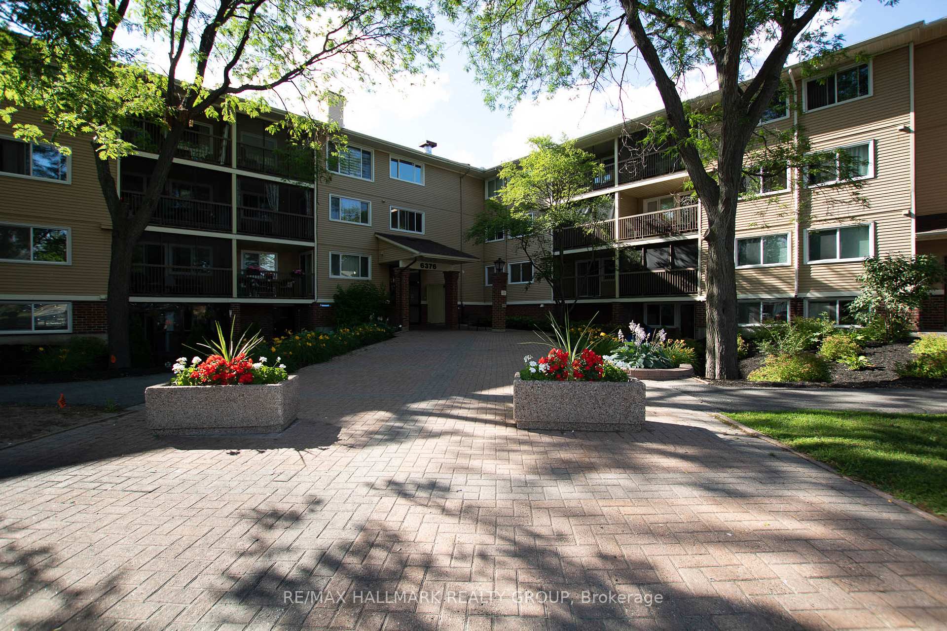 Photo 2 of Unit 210, 6376 Bilberry Drive, Ottawa, Orleans Wood — HOMEH