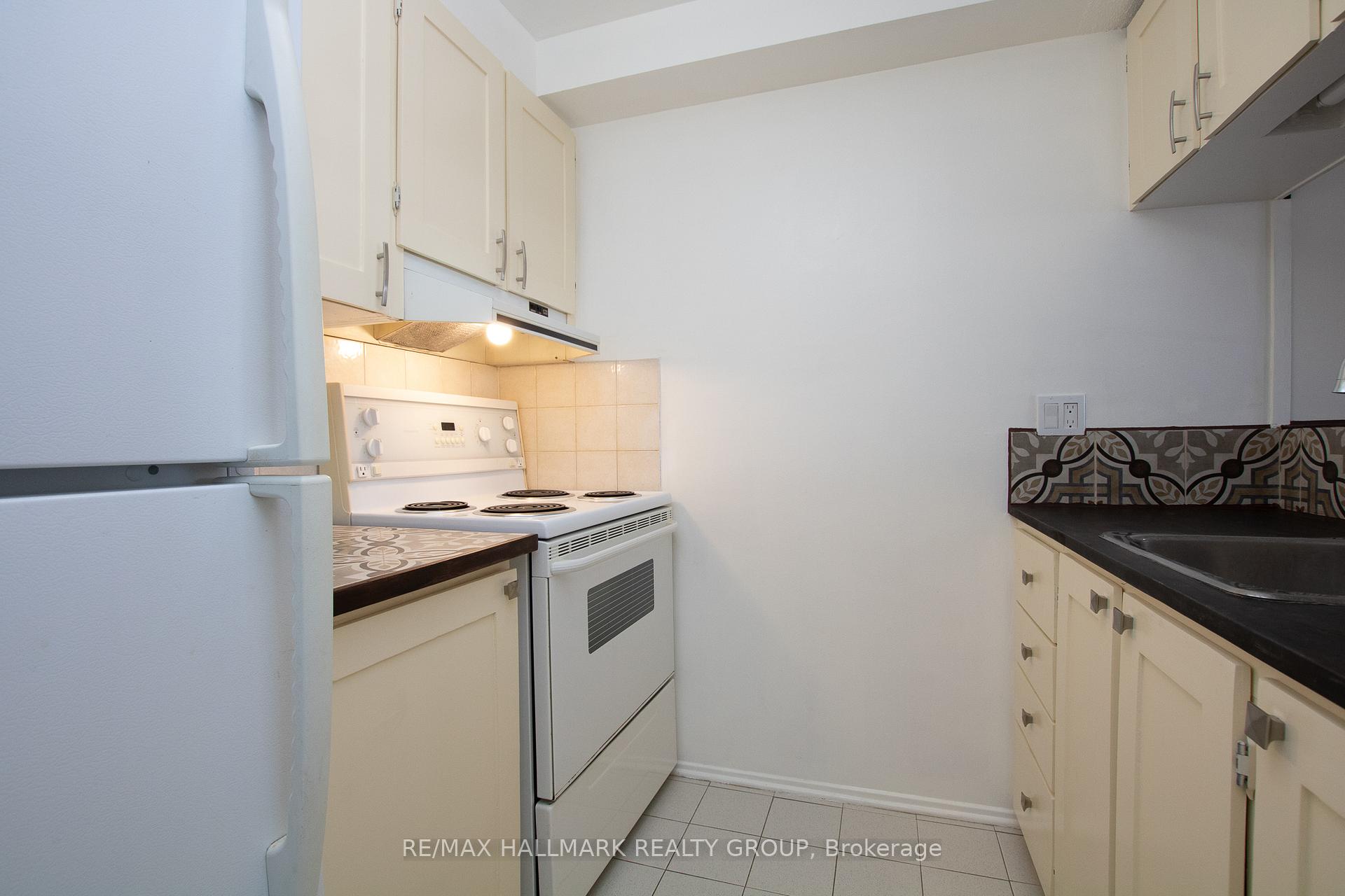 Photo 6 of Unit 210, 6376 Bilberry Drive, Ottawa, Orleans Wood — HOMEH