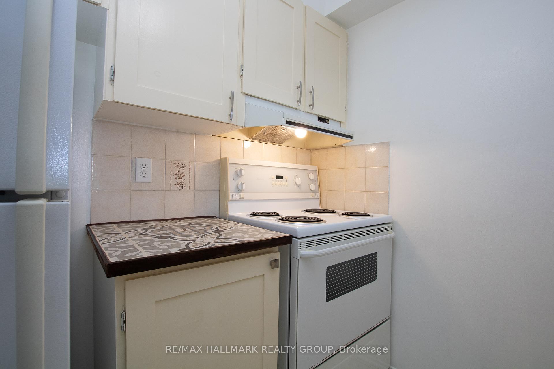 Photo 8 of Unit 210, 6376 Bilberry Drive, Ottawa, Orleans Wood — HOMEH
