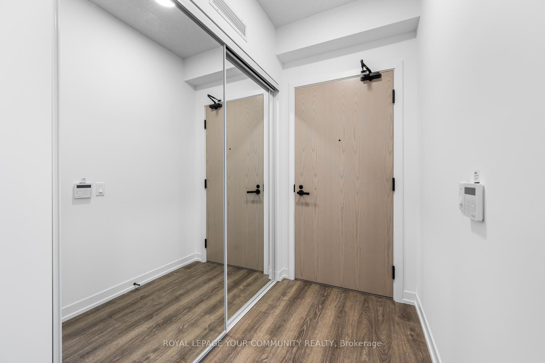 Photo 5 of Unit 2009, 8 Interchange Way, Vaughan, Vaughan Corporate Centre — HOMEH
