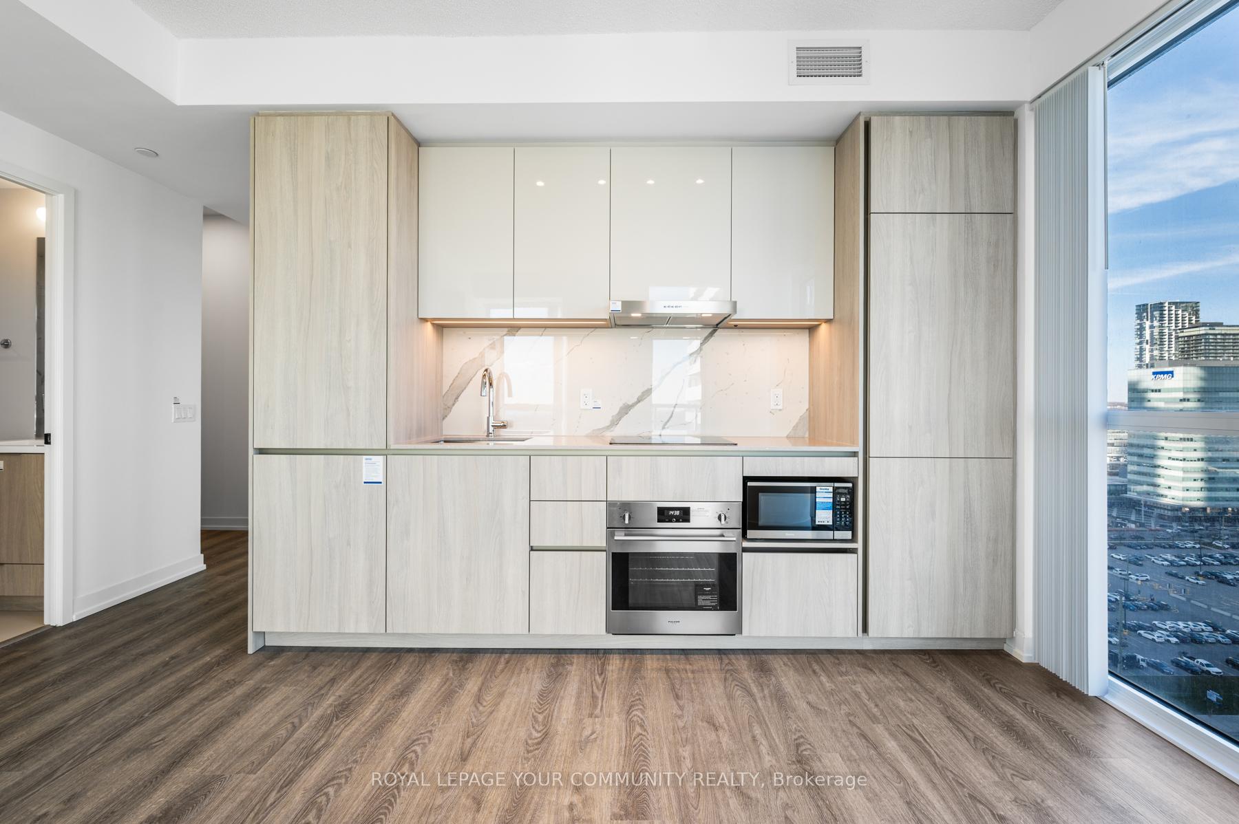 Photo 9 of Unit 2009, 8 Interchange Way, Vaughan, Vaughan Corporate Centre — HOMEH