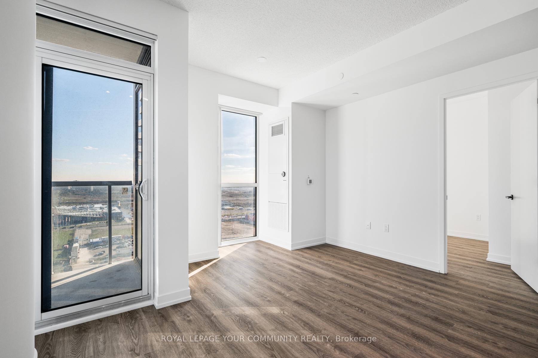 Photo 13 of Unit 2009, 8 Interchange Way, Vaughan, Vaughan Corporate Centre — HOMEH