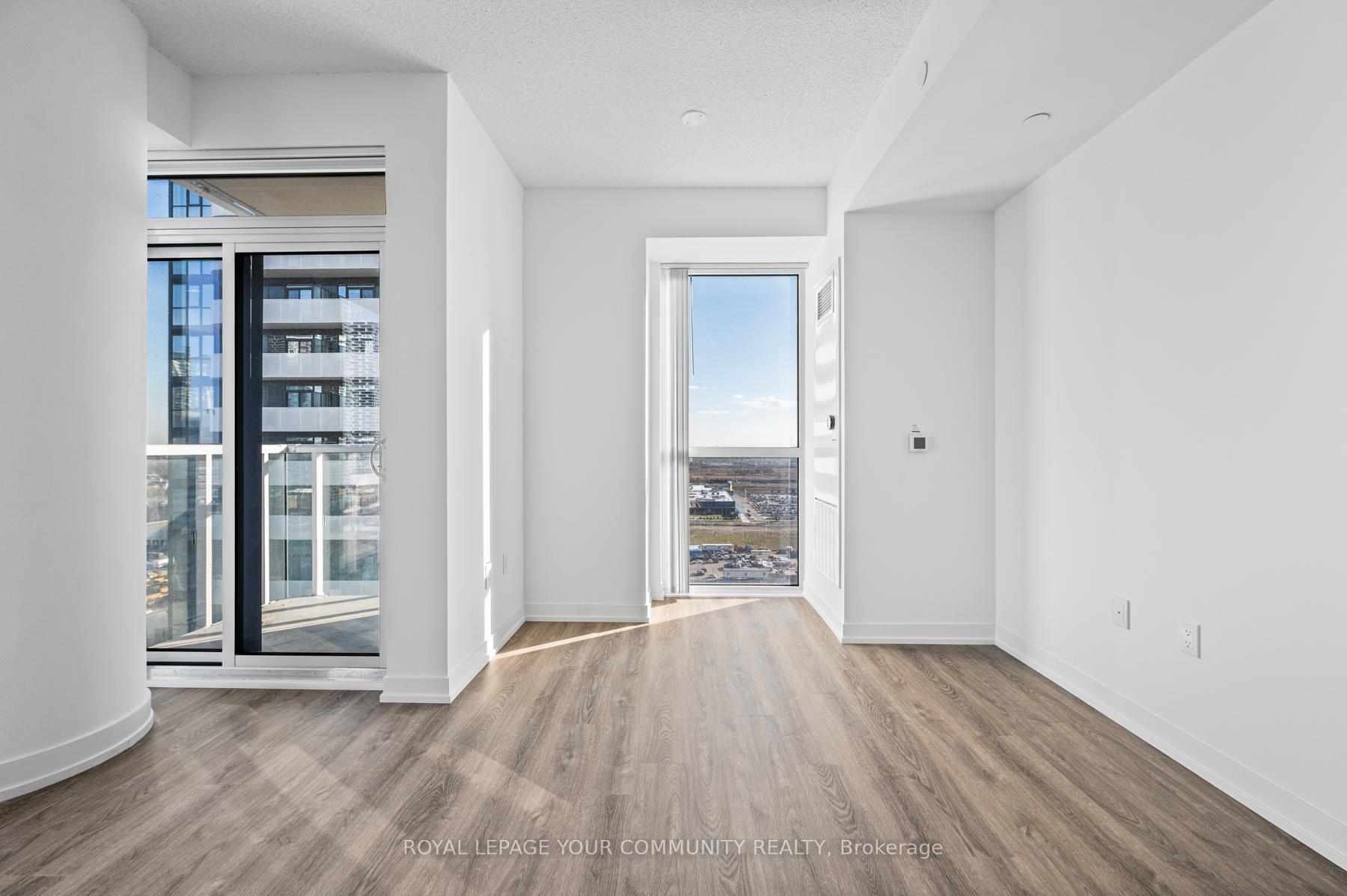 Photo 14 of Unit 2009, 8 Interchange Way, Vaughan, Vaughan Corporate Centre — HOMEH