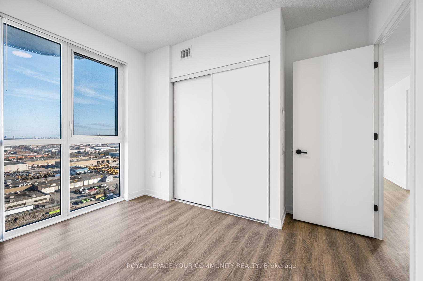 Photo 19 of Unit 2009, 8 Interchange Way, Vaughan, Vaughan Corporate Centre — HOMEH