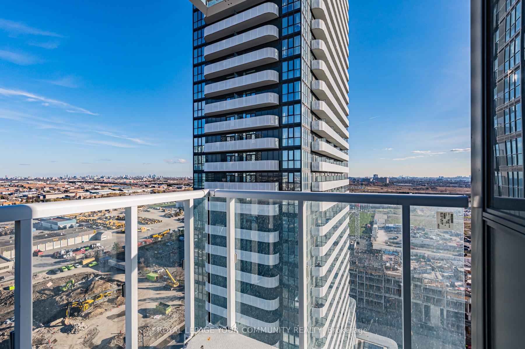 Photo 24 of Unit 2009, 8 Interchange Way, Vaughan, Vaughan Corporate Centre — HOMEH
