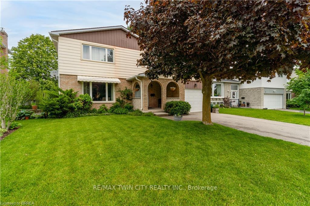 Photo 1 of 19 Trillium Way, Brant, Paris — HOMEH