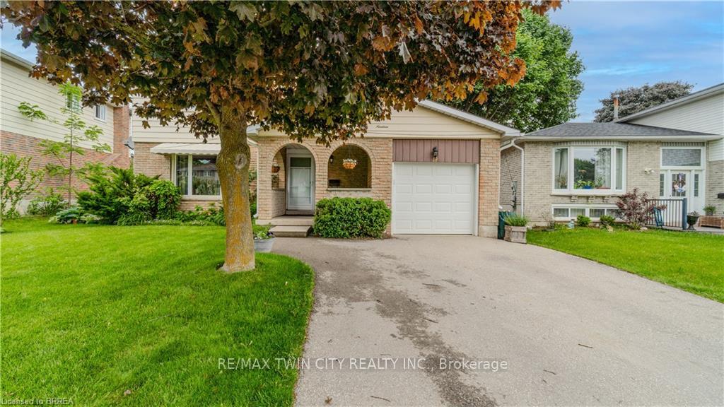 Photo 3 of 19 Trillium Way, Brant, Paris — HOMEH