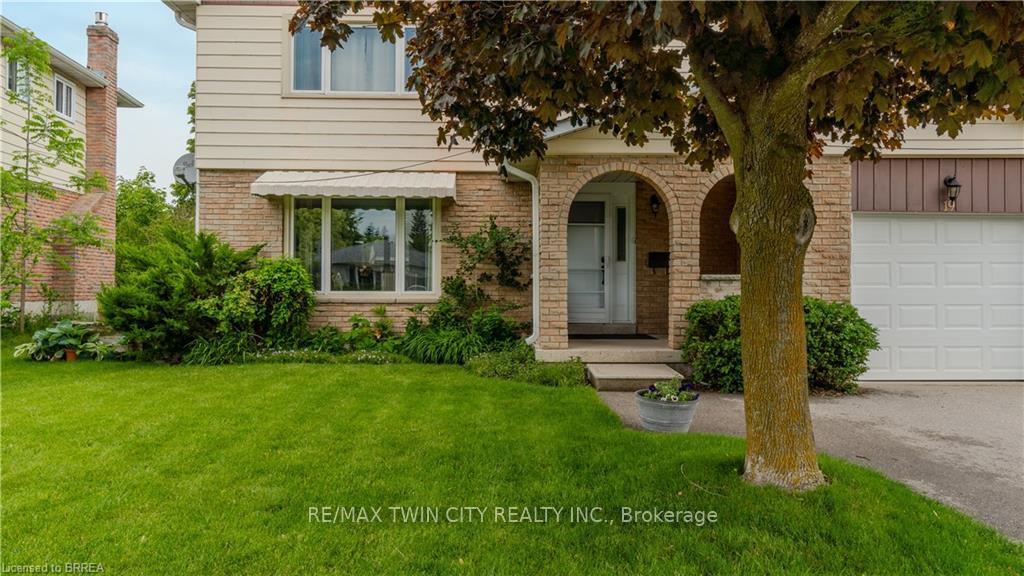 Photo 4 of 19 Trillium Way, Brant, Paris — HOMEH