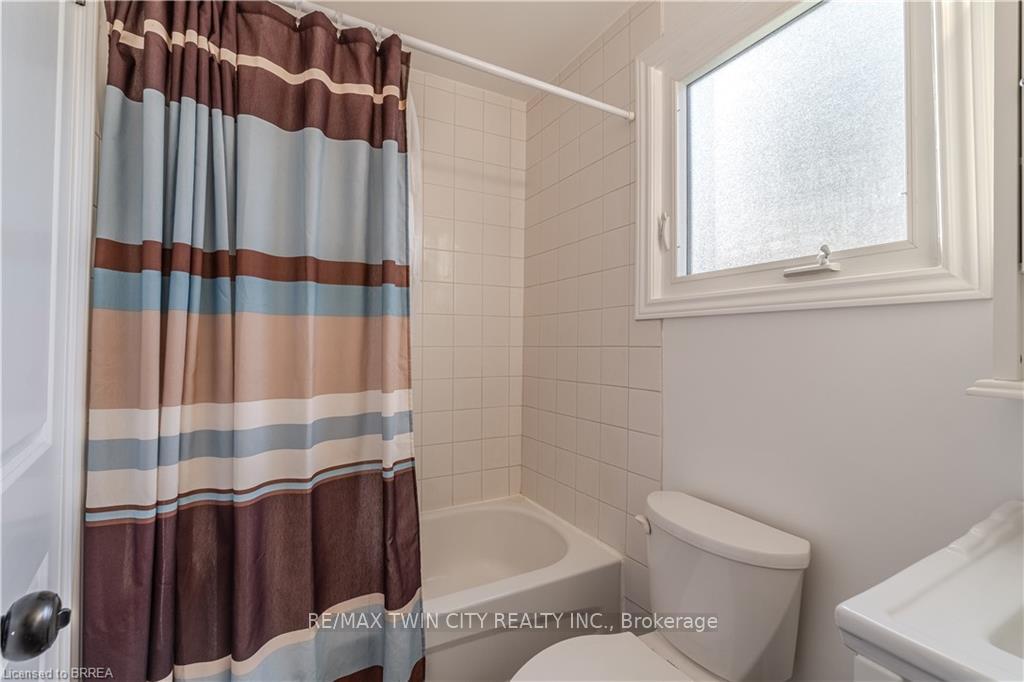 Photo 22 of 19 Trillium Way, Brant, Paris — HOMEH