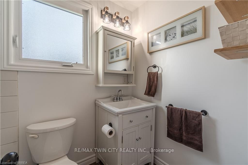 Photo 20 of 19 Trillium Way, Brant, Paris — HOMEH