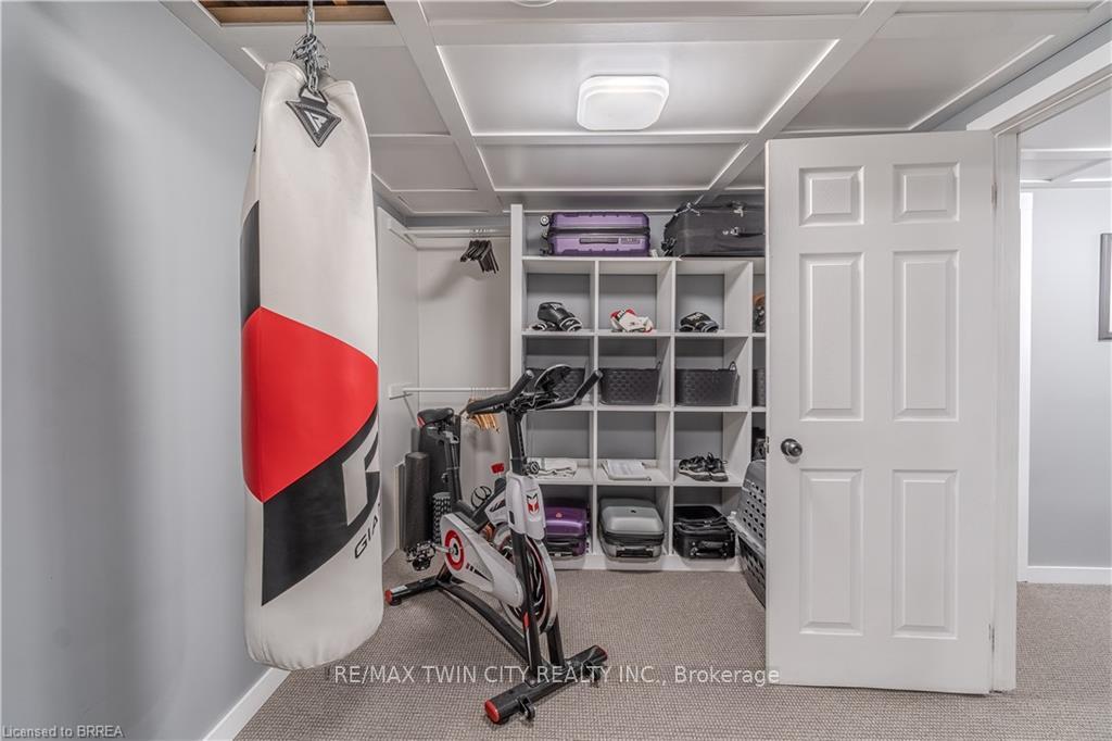 Photo 29 of 19 Trillium Way, Brant, Paris — HOMEH