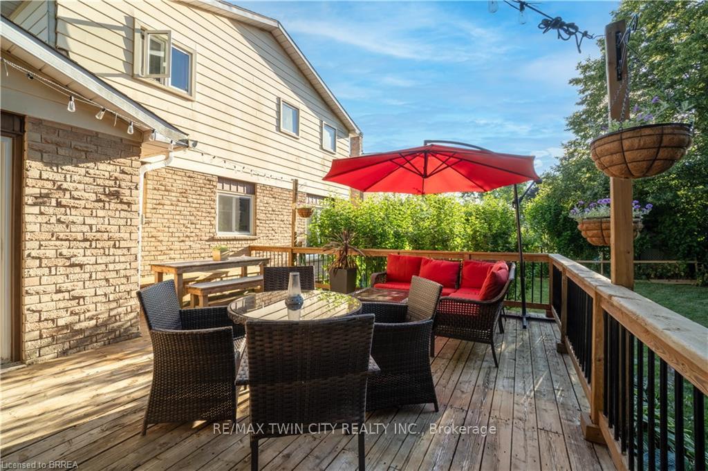 Photo 33 of 19 Trillium Way, Brant, Paris — HOMEH