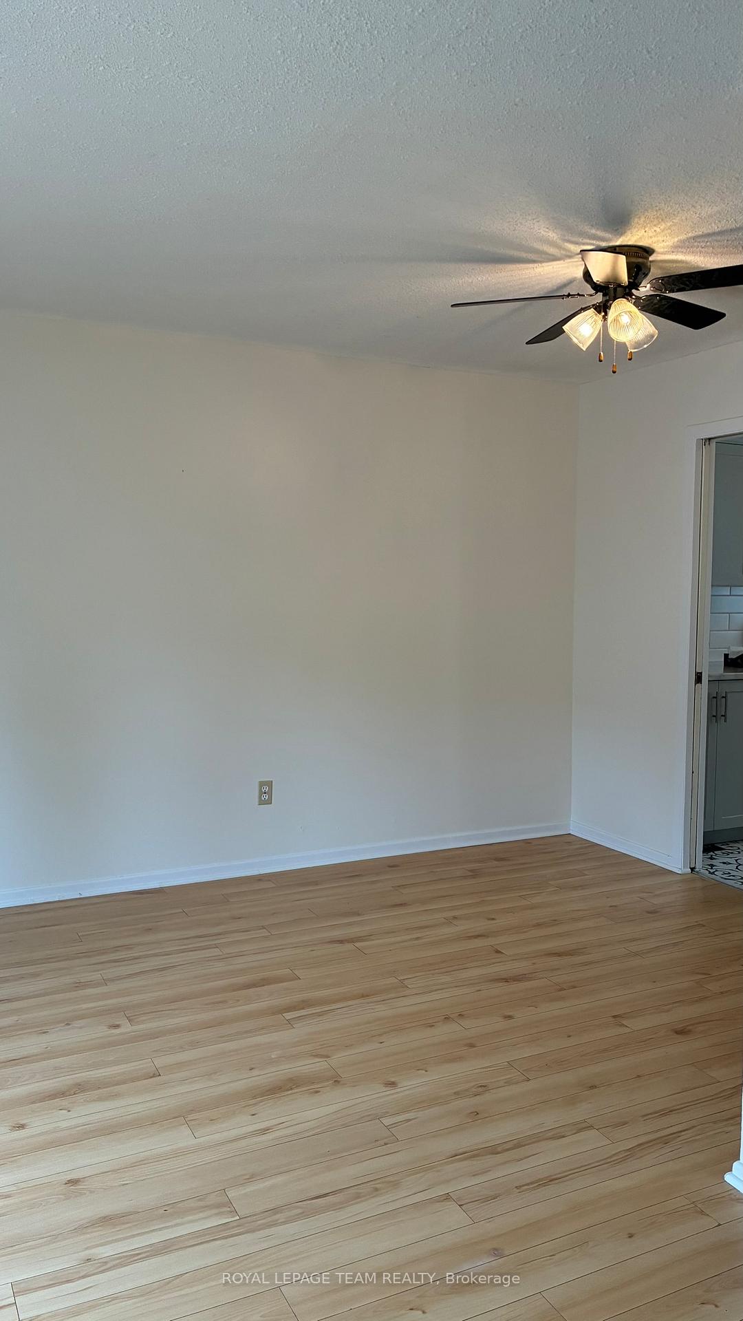Photo 10 of Unit C, 445 Moodie Drive, Ottawa, Arbeatha Park — HOMEH