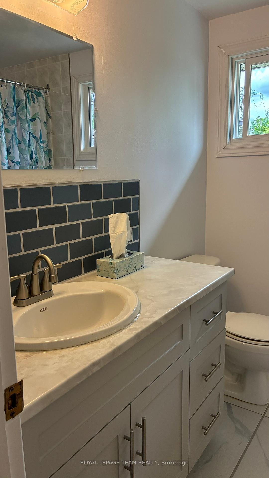 Photo 12 of Unit C, 445 Moodie Drive, Ottawa, Arbeatha Park — HOMEH
