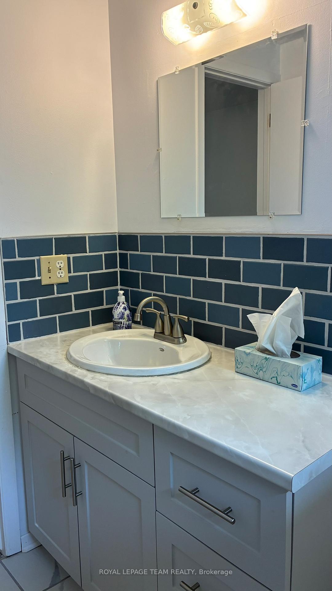 Photo 14 of Unit C, 445 Moodie Drive, Ottawa, Arbeatha Park — HOMEH