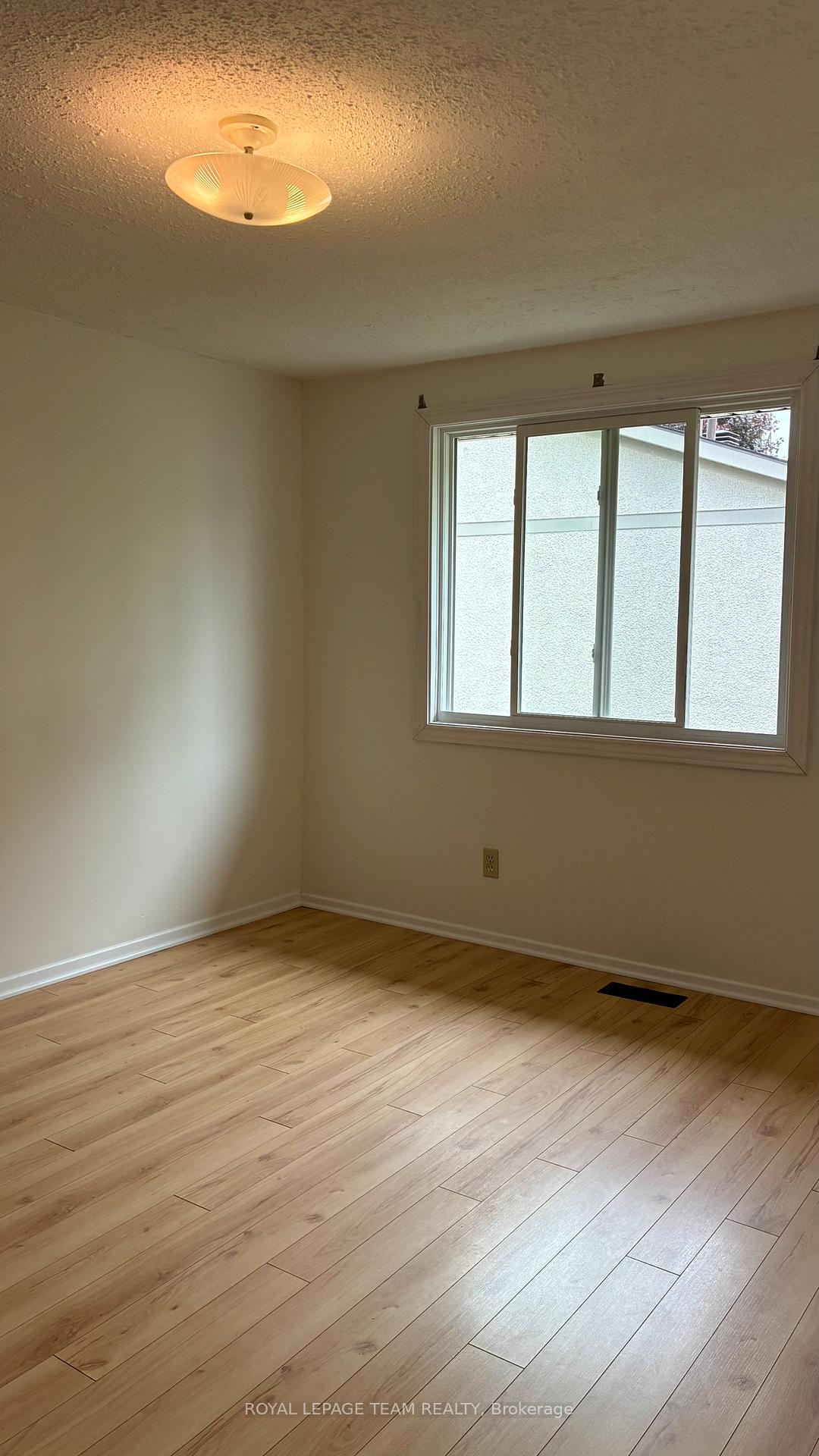 Photo 16 of Unit C, 445 Moodie Drive, Ottawa, Arbeatha Park — HOMEH