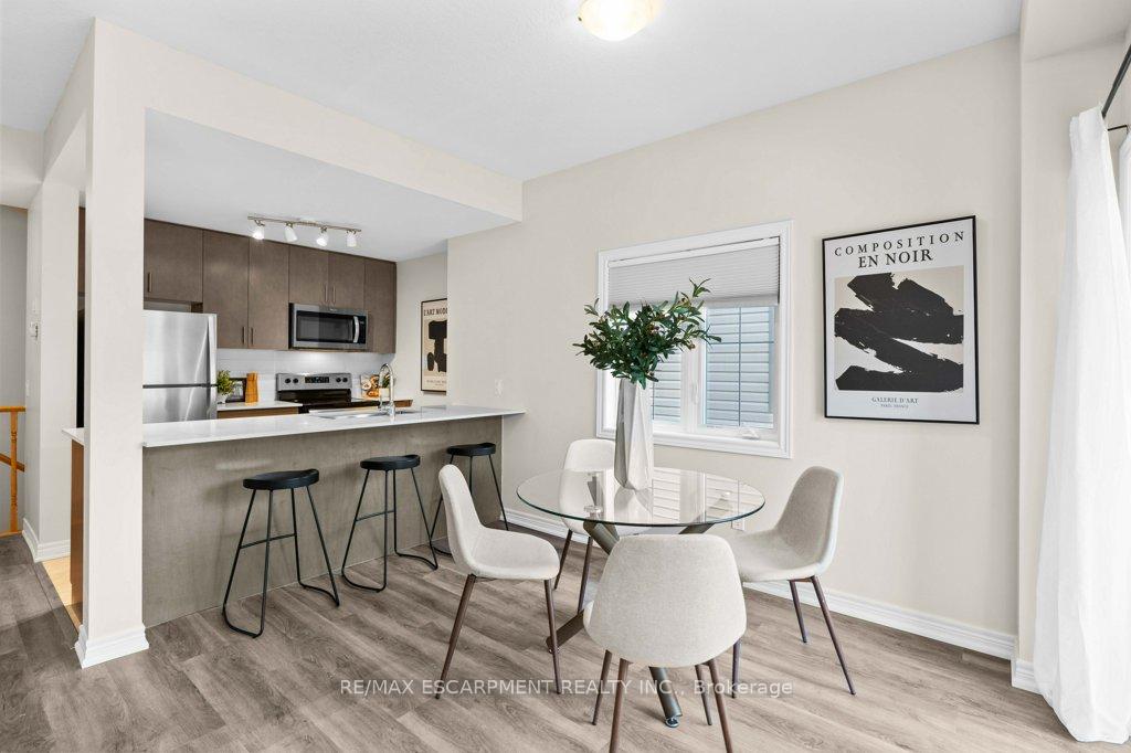 Photo 14 of 16 Ridgeside Lane, Hamilton, Waterdown — HOMEH