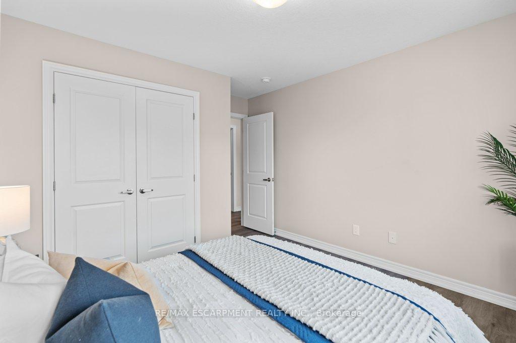 Photo 25 of 16 Ridgeside Lane, Hamilton, Waterdown — HOMEH