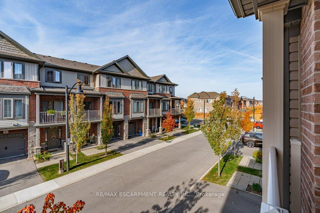 Photo 33 of 16 Ridgeside Lane, Hamilton, Waterdown — HOMEH