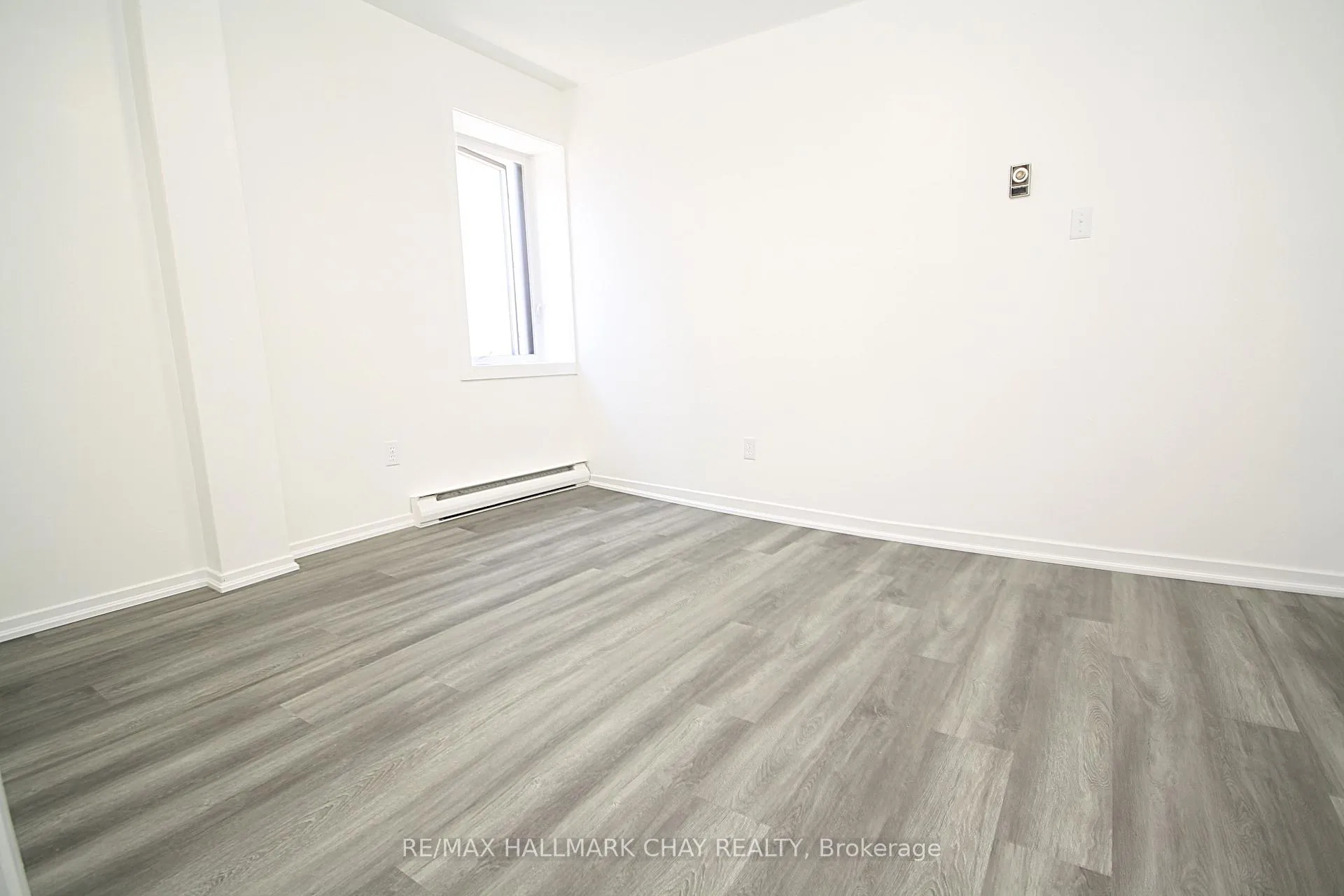 Photo 13 of 58 Queen St Street W, Springwater, Elmvale — HOMEH