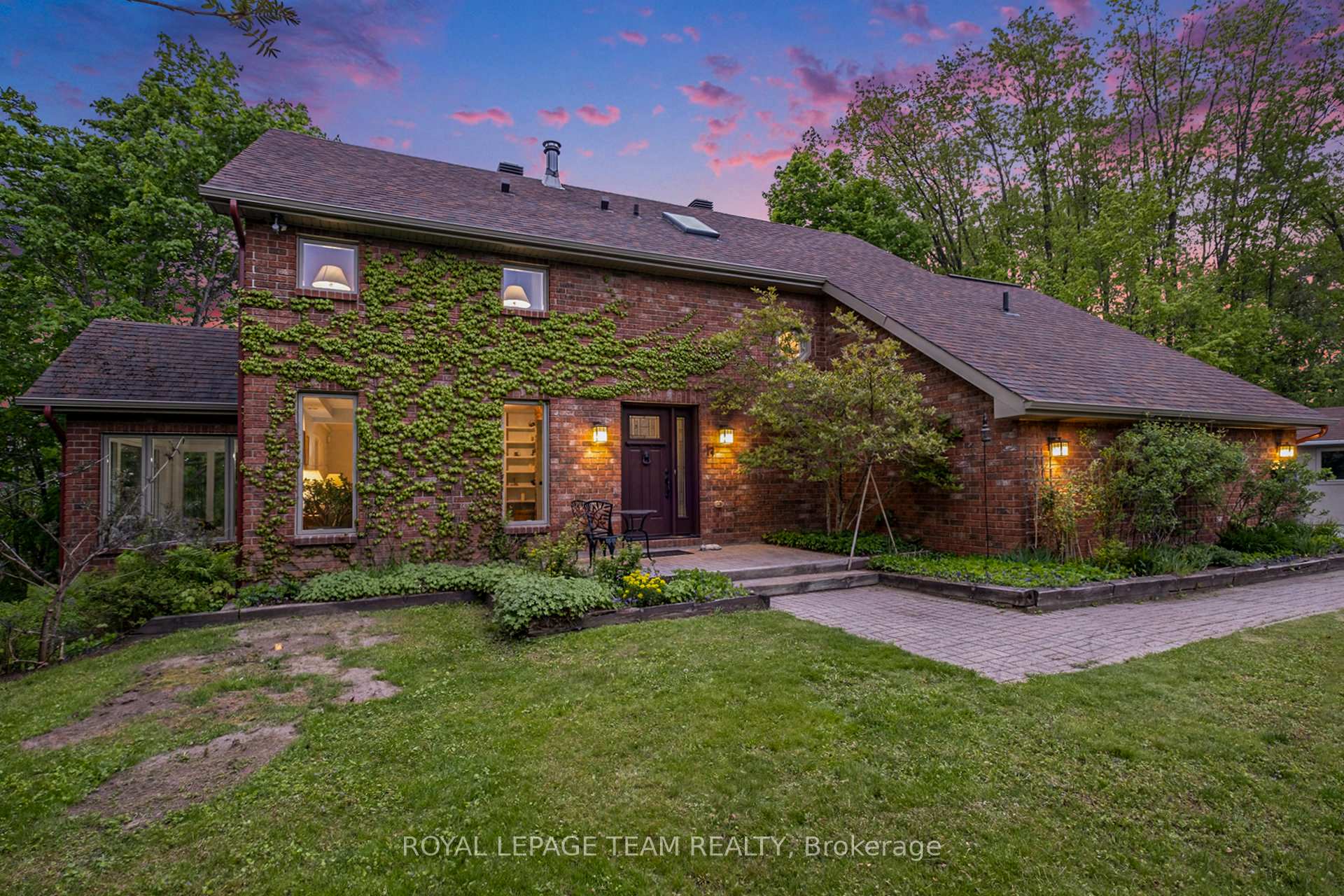 Photo 1 of 2259 Fitzroy Street, Ottawa, Fitzroy — HOMEH