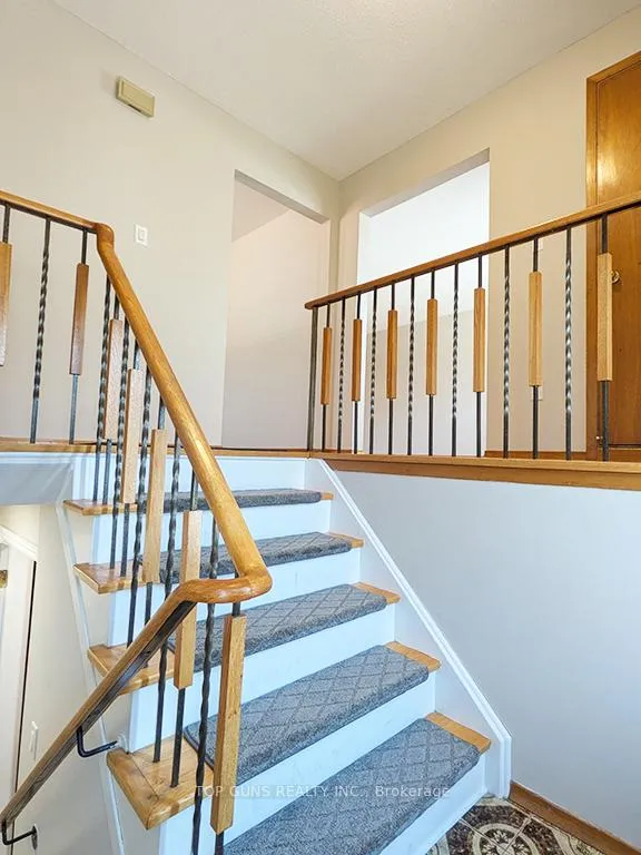 Photo 5 of Unit Upper Level, 55 Agincourt Road, Vaughan, West Woodbridge — HOMEH