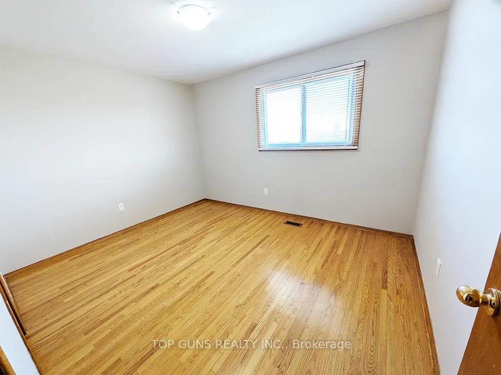Photo 16 of Unit Upper Level, 55 Agincourt Road, Vaughan, West Woodbridge — HOMEH