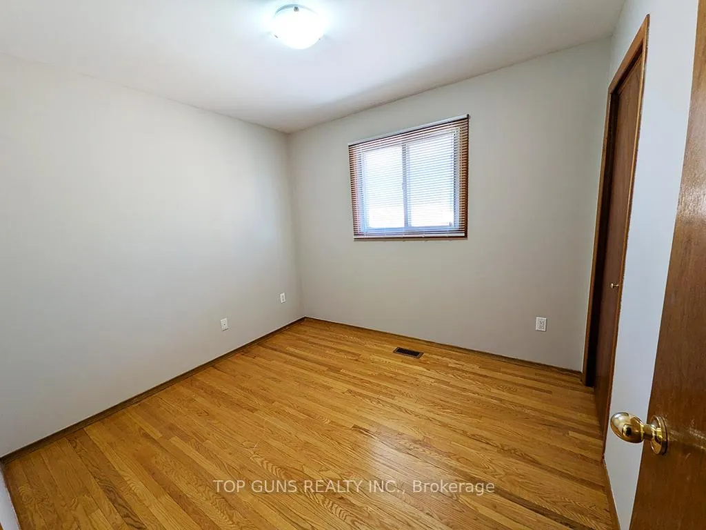 Photo 17 of Unit Upper Level, 55 Agincourt Road, Vaughan, West Woodbridge — HOMEH