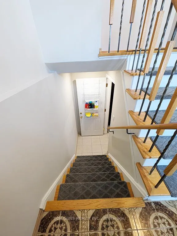 Photo 18 of Unit Upper Level, 55 Agincourt Road, Vaughan, West Woodbridge — HOMEH
