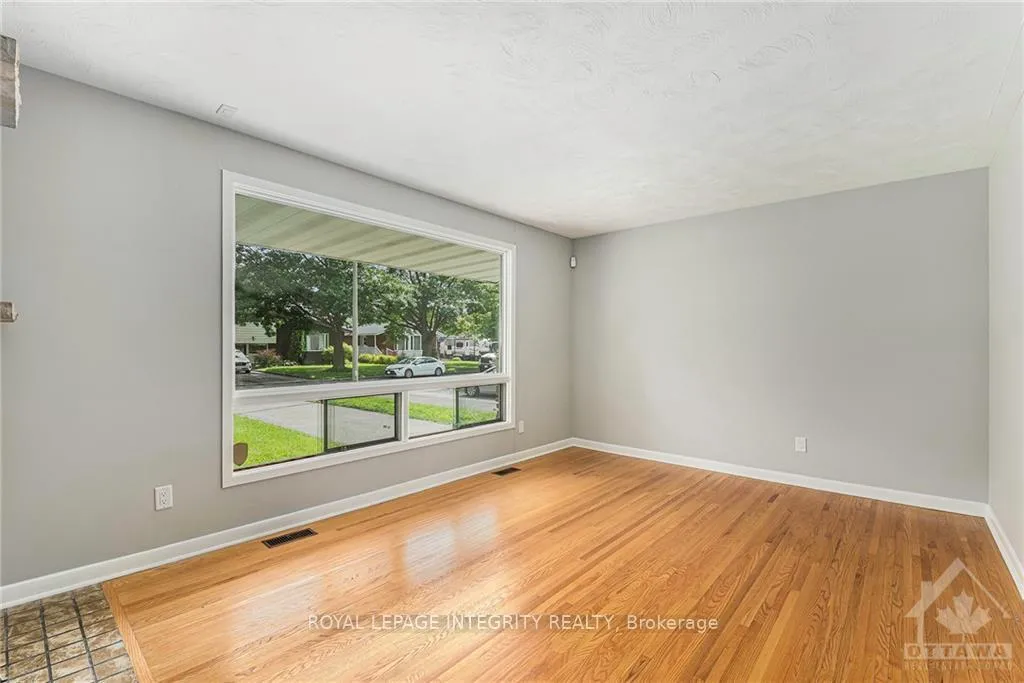Photo 6 of 2305 Ryan Drive, Ottawa, Queensway Terrace South/Ridgeview — HOMEH