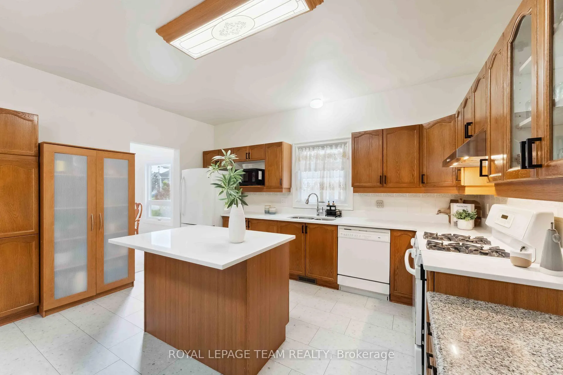 Photo 15 of 39 Vermont Avenue, Ottawa, Barrhaven East — HOMEH