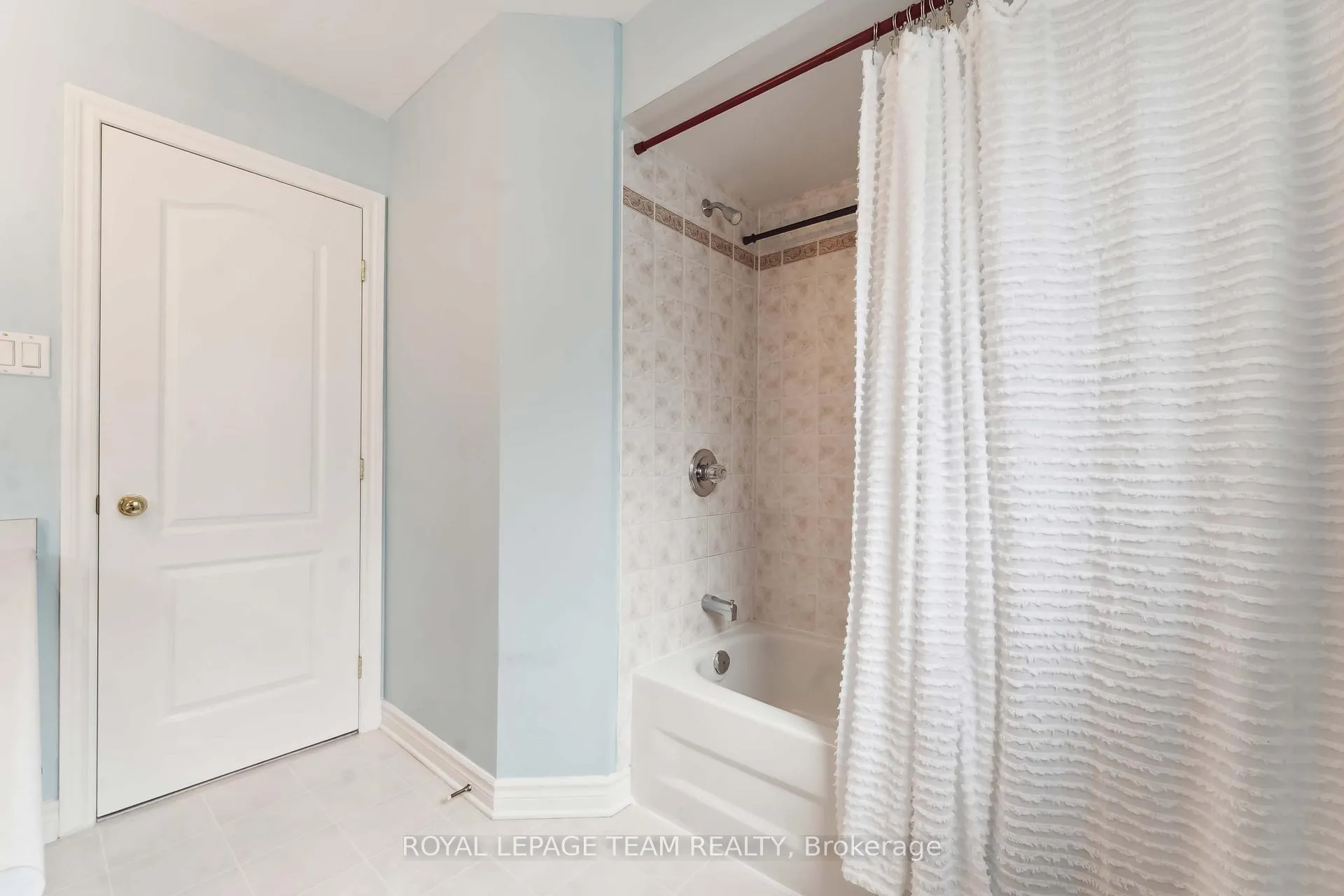 Photo 35 of 39 Vermont Avenue, Ottawa, Barrhaven East — HOMEH