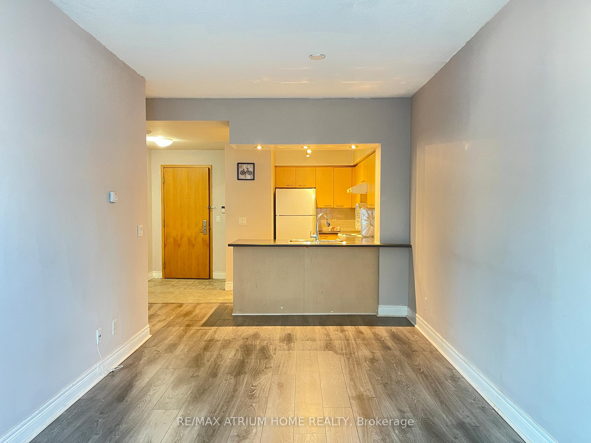 Photo 2 of Unit 1016, 62 Suncrest Boulevard, Markham, Commerce Valley — HOMEH