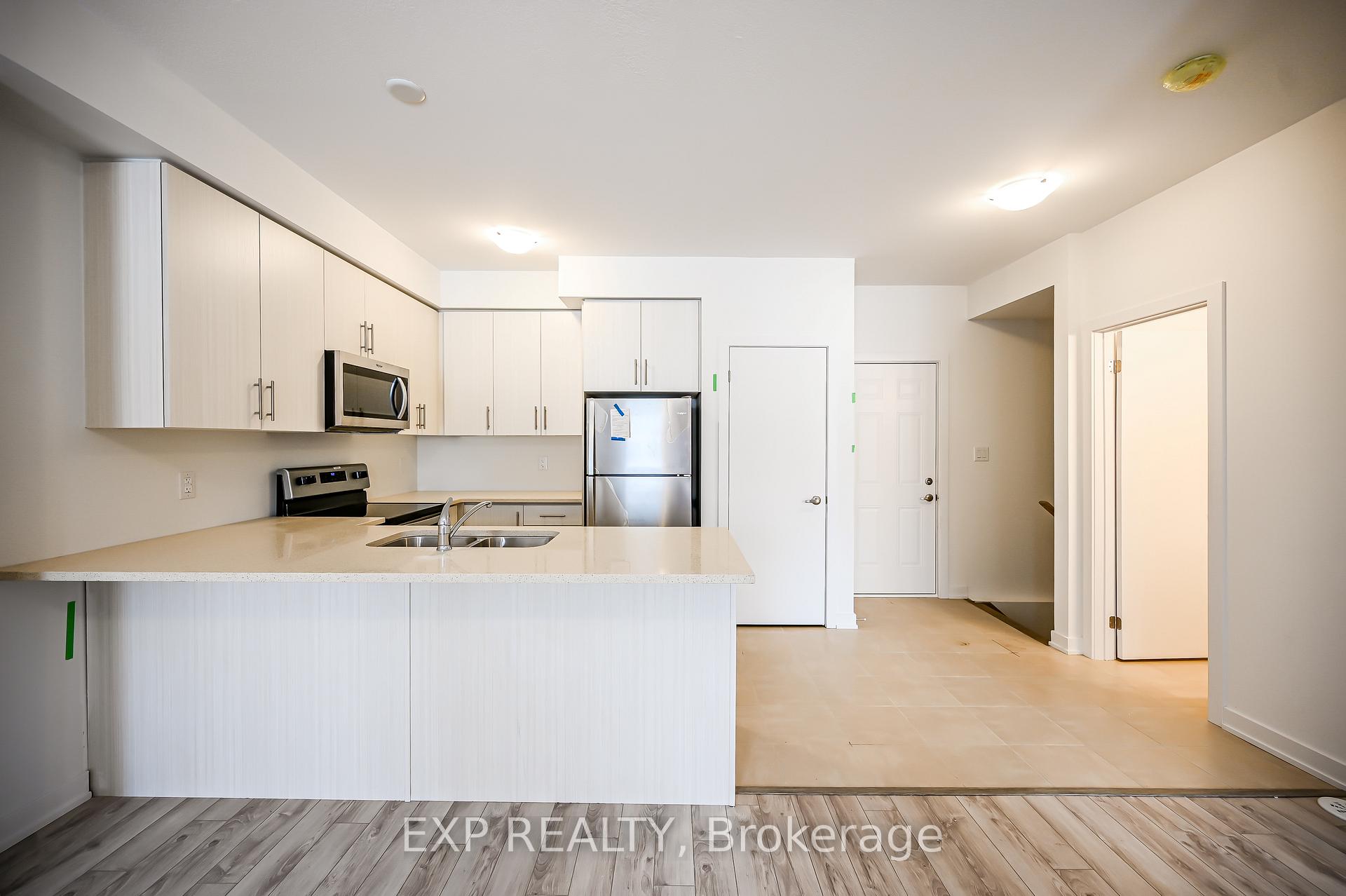 Photo 4 of Unit 35, 590 North Service Road, Hamilton, Lakeshore — HOMEH