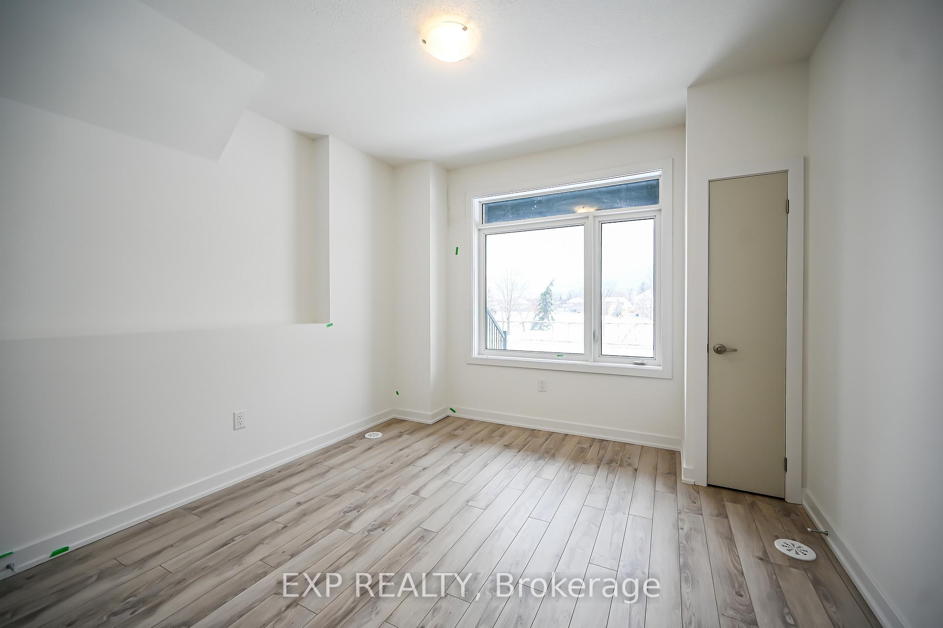 Photo 9 of Unit 35, 590 North Service Road, Hamilton, Lakeshore — HOMEH