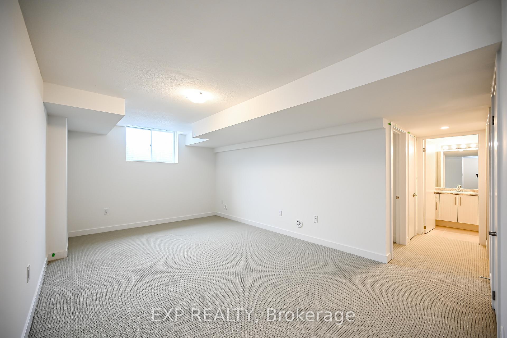 Photo 12 of Unit 35, 590 North Service Road, Hamilton, Lakeshore — HOMEH