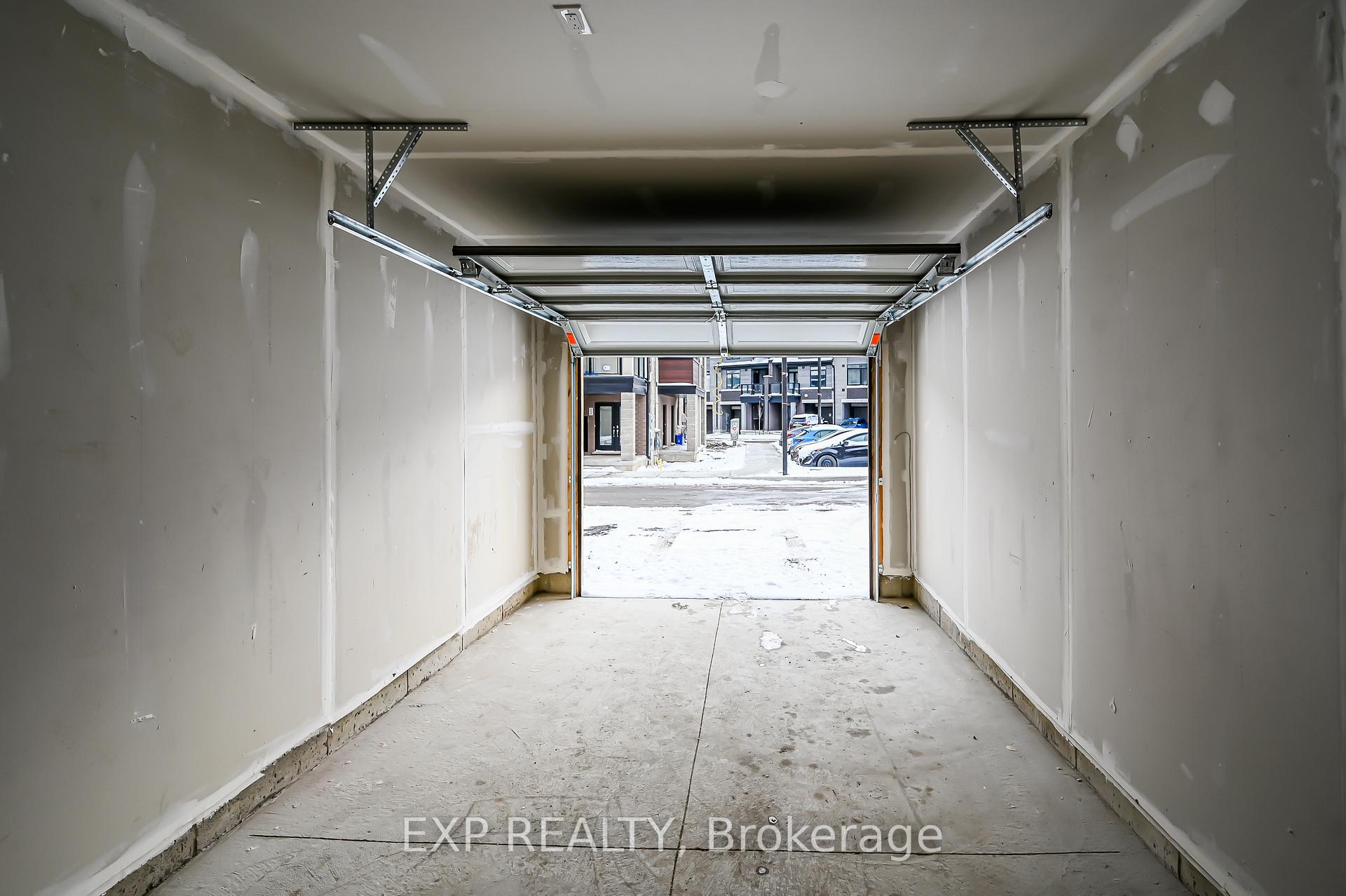 Photo 21 of Unit 35, 590 North Service Road, Hamilton, Lakeshore — HOMEH
