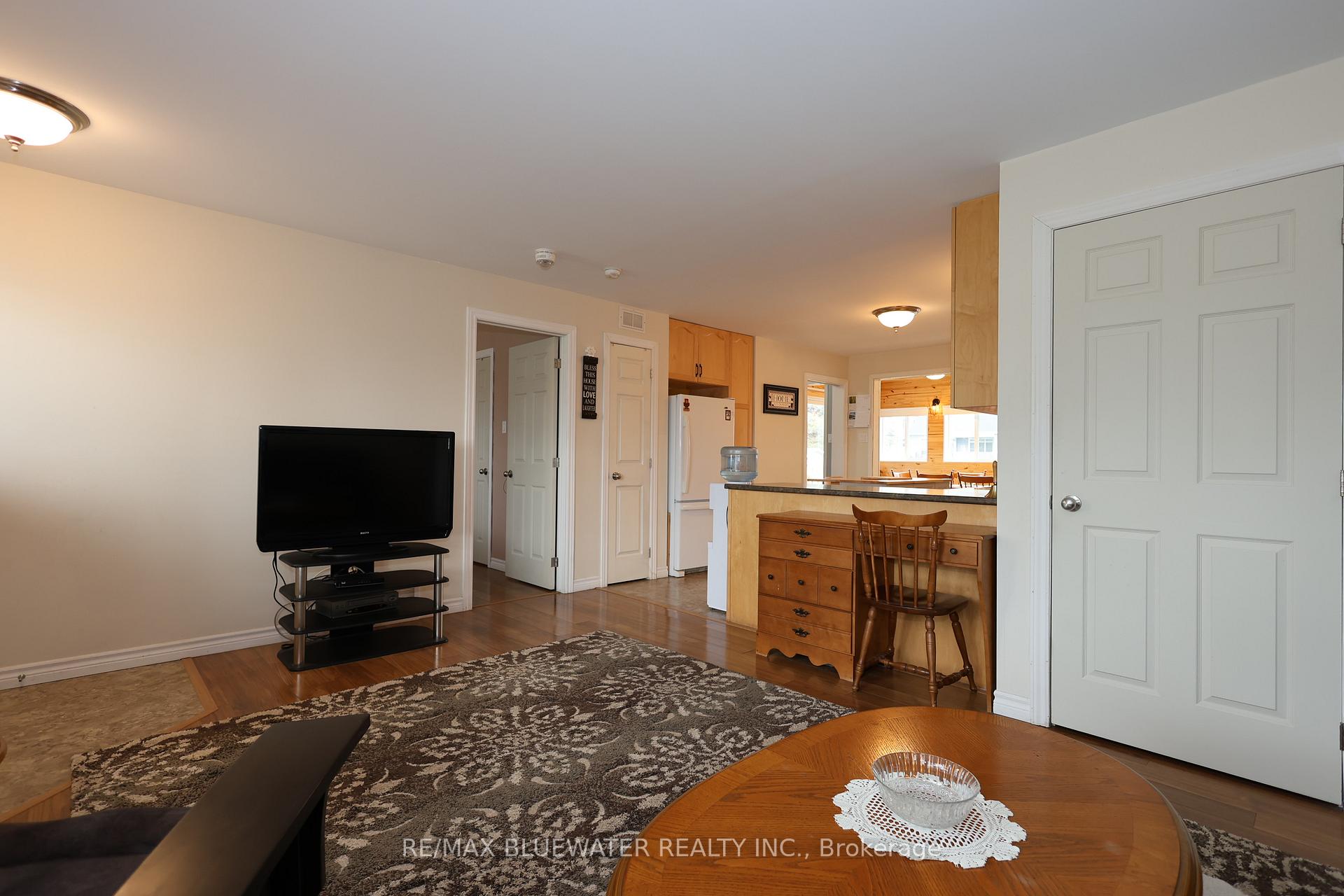 Photo 7 of 17 John Street S, Bluewater, Zurich — HOMEH