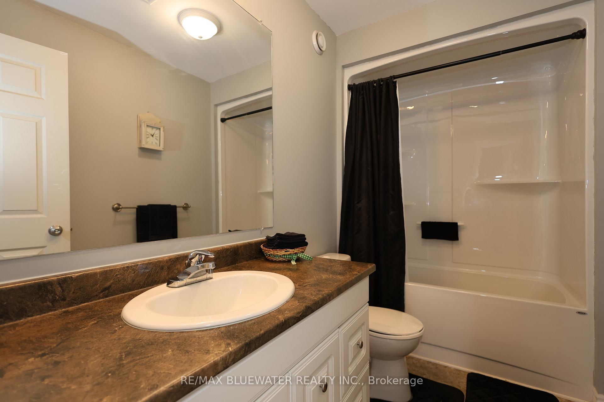 Photo 23 of 17 John Street S, Bluewater, Zurich — HOMEH