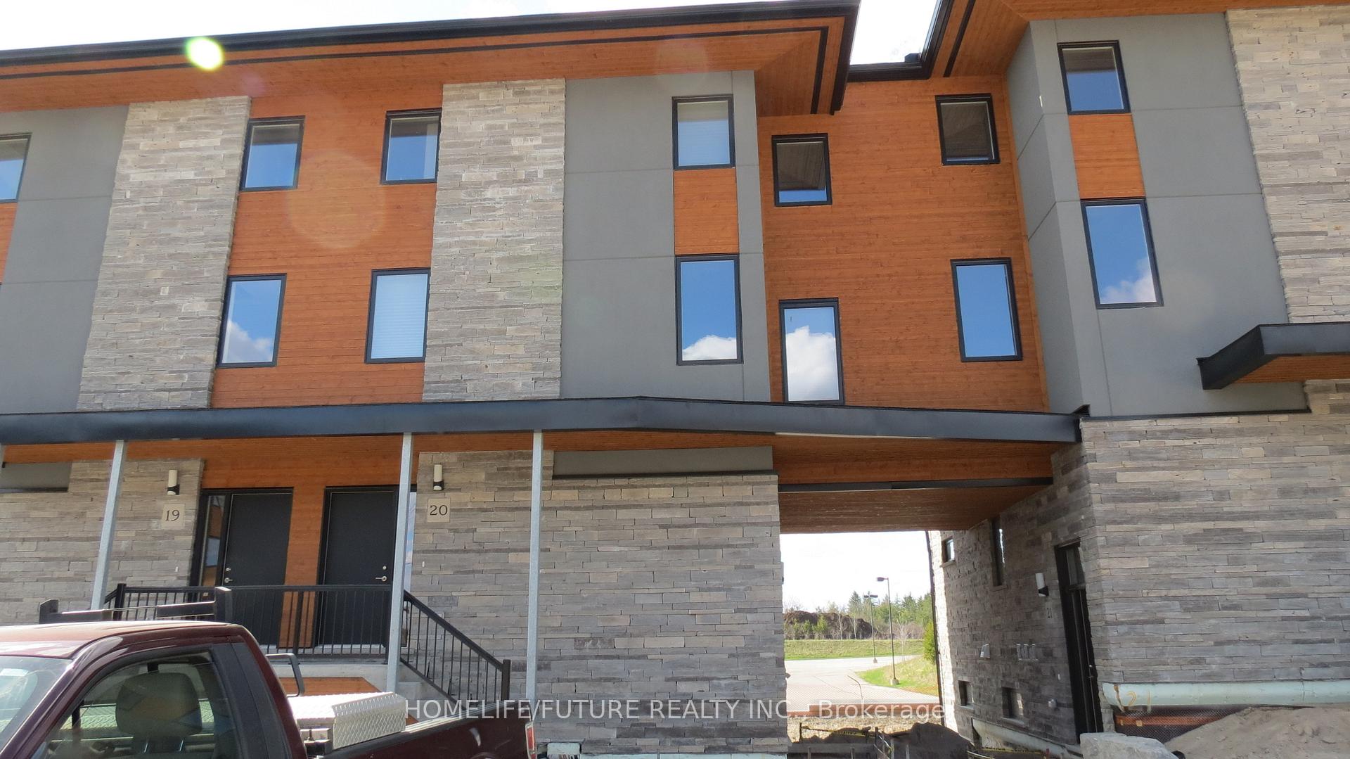 Front of Unit 18, 32 Arkell Road
