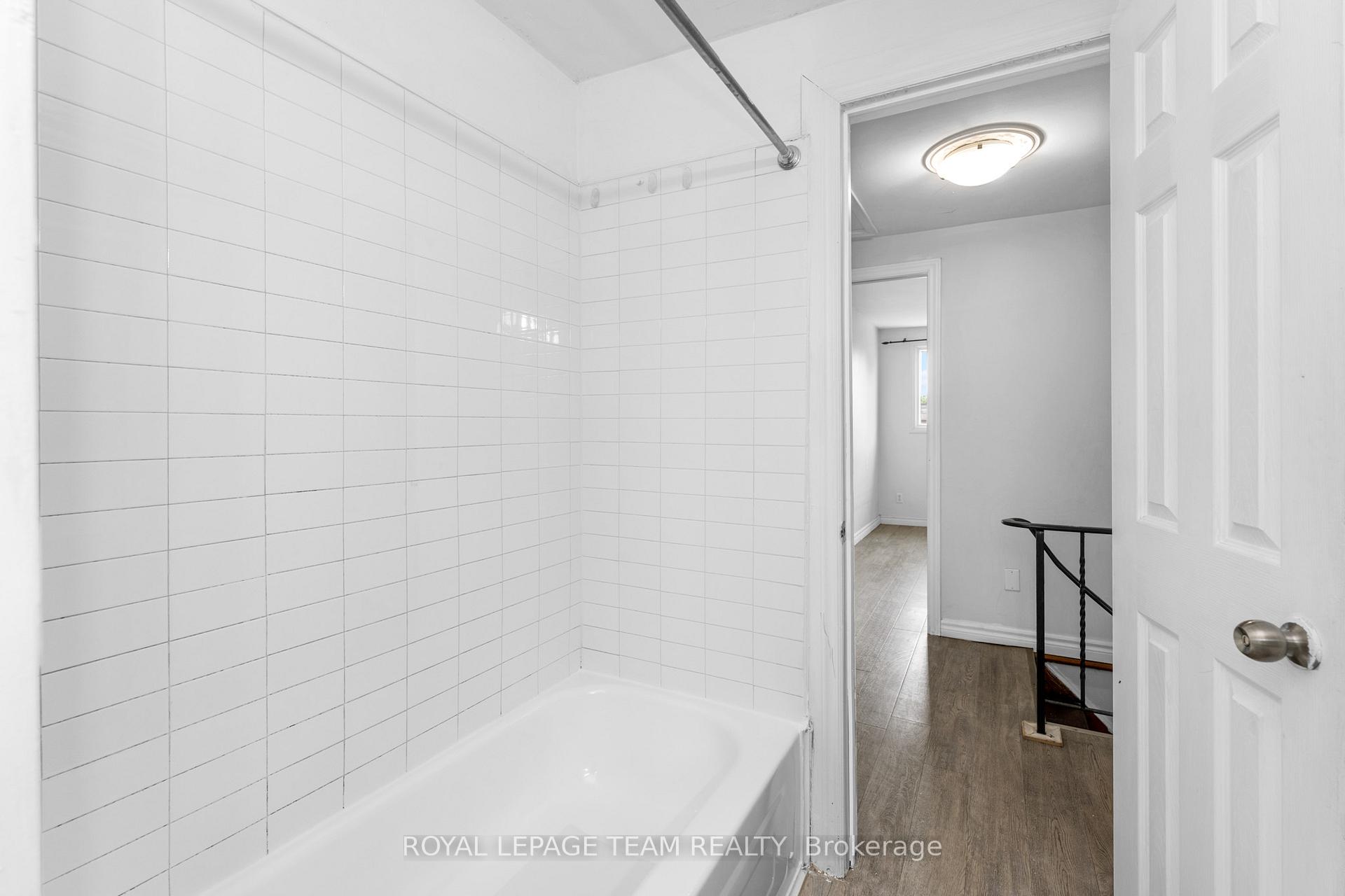 Photo 26 of Unit 32, 258 Queen Mary Road, Kingston, Central City West — HOMEH