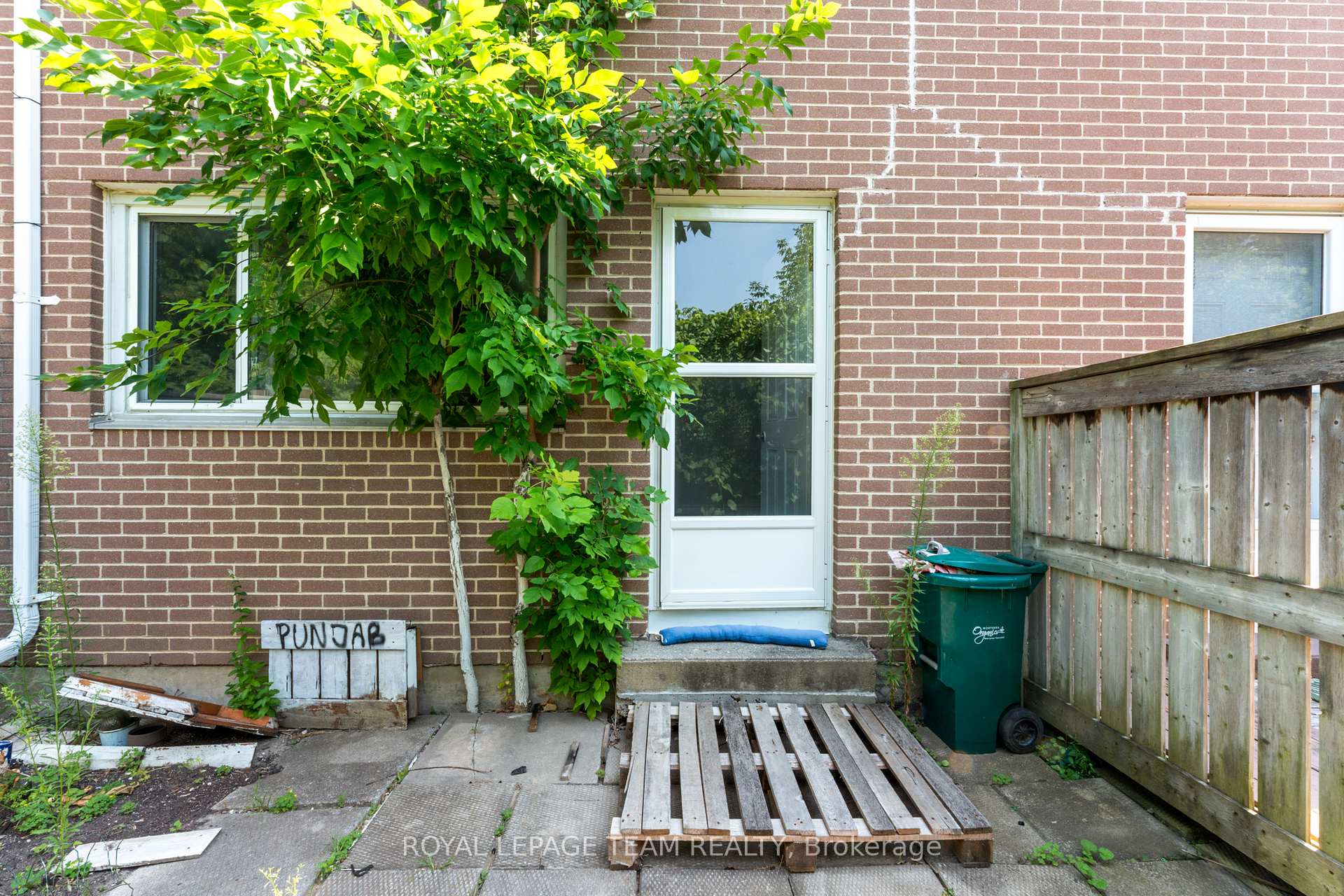 Photo 36 of Unit 32, 258 Queen Mary Road, Kingston, Central City West — HOMEH