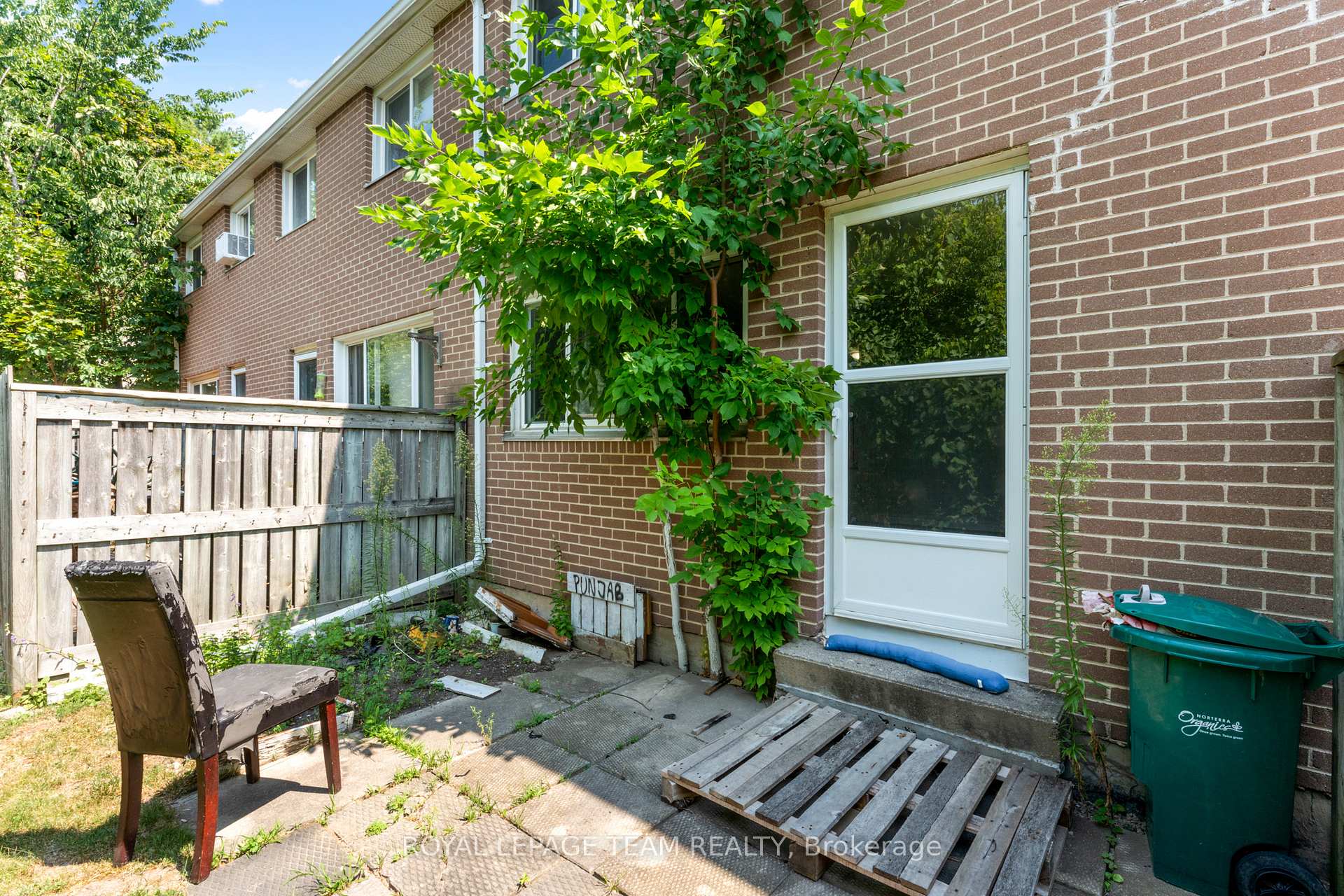Photo 37 of Unit 32, 258 Queen Mary Road, Kingston, Central City West — HOMEH
