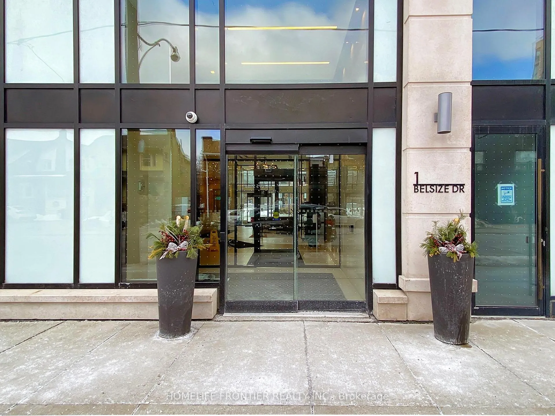 Photo 2 of Unit 527, 1 Belsize Drive, Toronto, Mount Pleasant West — HOMEH