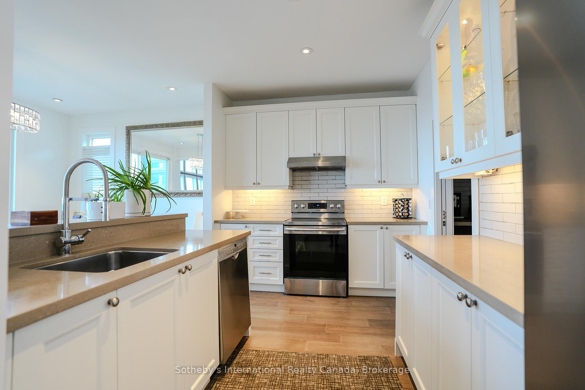 Photo 6 of 50 Waterfront Circle, Collingwood — HOMEH