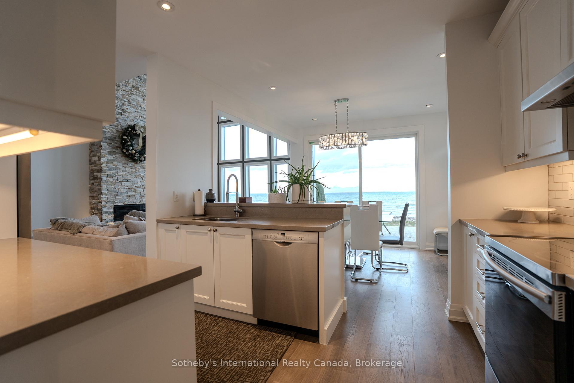 Photo 10 of 50 Waterfront Circle, Collingwood — HOMEH