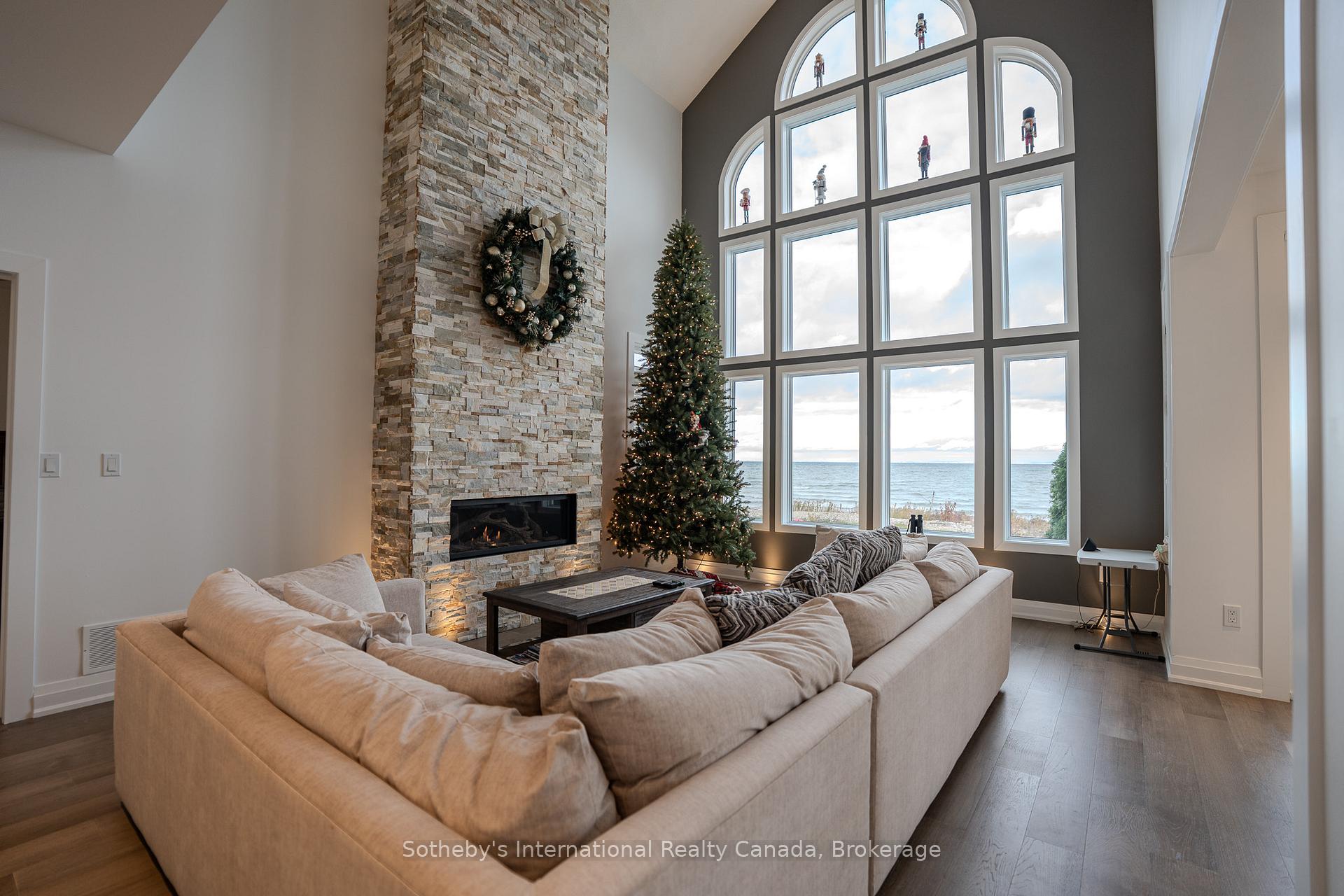 Photo 13 of 50 Waterfront Circle, Collingwood — HOMEH