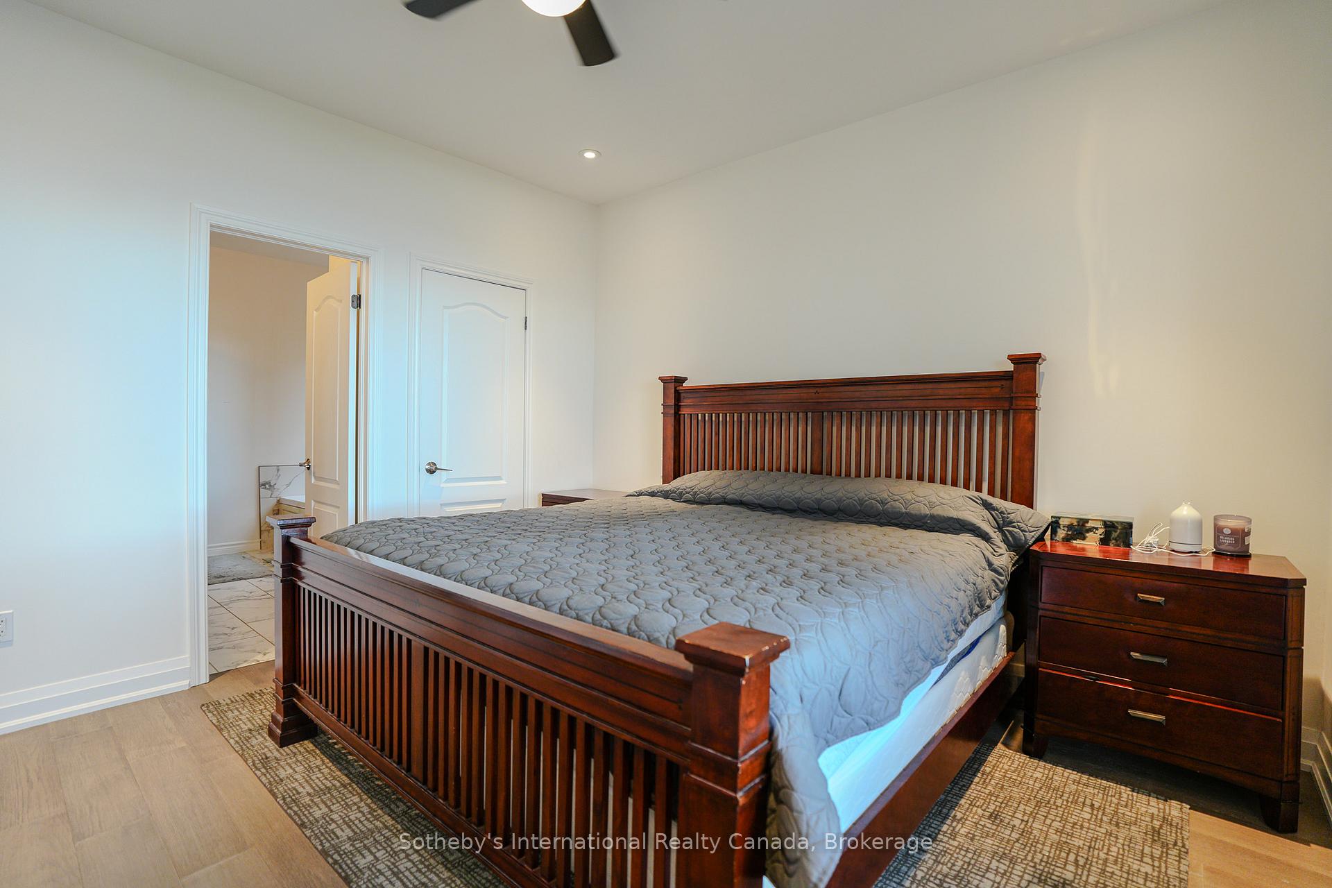 Photo 23 of 50 Waterfront Circle, Collingwood — HOMEH
